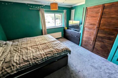 5 Sunningdale bedroom 1.jpg