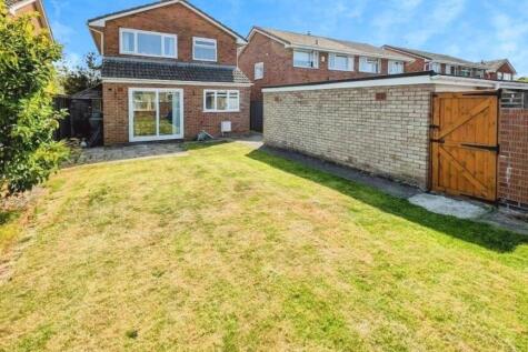 145 Finch rear garden c.jpg