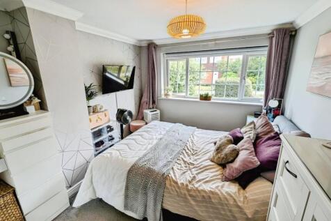 98 Finch bed 1.jpg