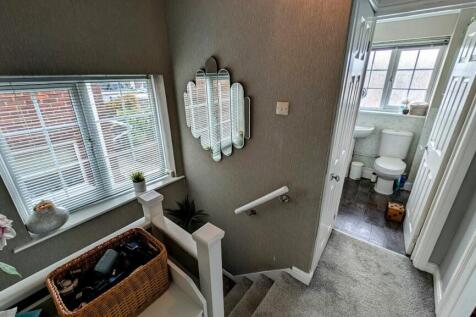 98 Finch Road landing.jpg