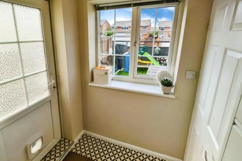 98 Finch rear lobby.jpg