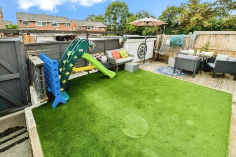 98 Finch Rear Garden 4.jpg