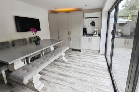 pbox-dining_room-327599.jpg
