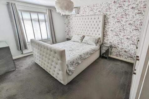 pbox-bedroom-327599.jpg