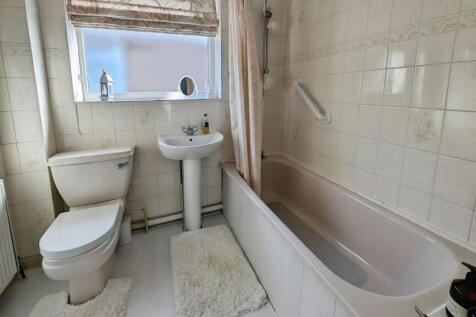 pbox-bathroom-342715.jpg