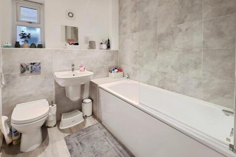 pbox-bathroom-344204.jpg