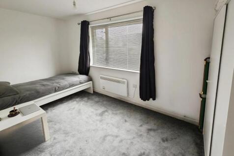 pbox-bedroom-346497.jpg
