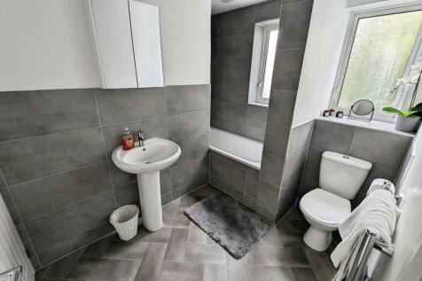 pbox-bathroom-346497.jpg