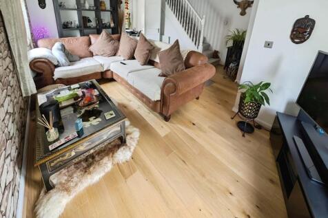 f5983f61-lounge 201.jpg