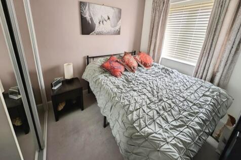 658e54a5-bed 202.jpg