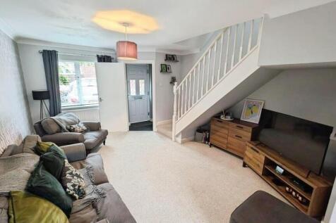 44 Coopers Drive lounge a.jpg