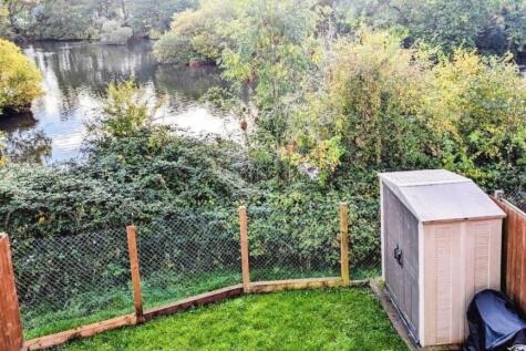 37 Hollybrok lake view a.jpg