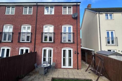 37 Hollybrook photo back rear.jpeg