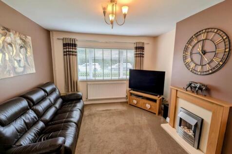 104 Stanshawe lounge.jpg