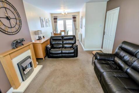 104 Stanshawe lounge 3.jpg