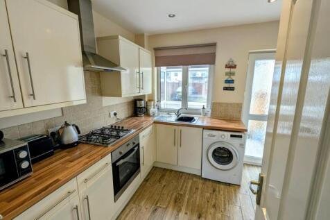 104 Stanshawe kitchen.jpg