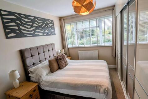 104 Stanshawe bed 1.jpg