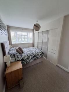 104 Stanshawe bed 1 4.jpg
