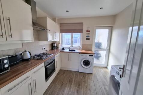 104 Stanshawe kitchen 5.jpg