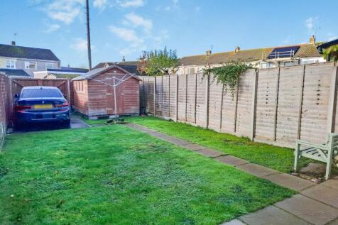 104 Stanshawe garden 5.jpg