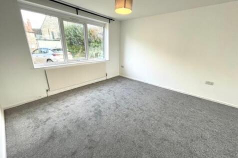 Collindale Livingroom.jpg