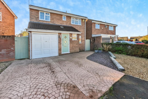 49 Cornwall Crescent front shot a.png