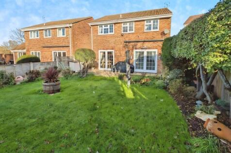 49 Cornwall Crescent rear garden a.jpg