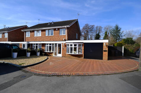 Front Elevation Showing Full Width of Plot