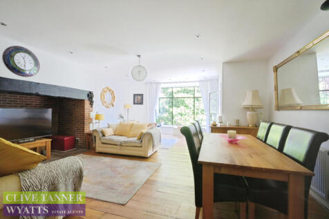 Living Room Showing Dining Area