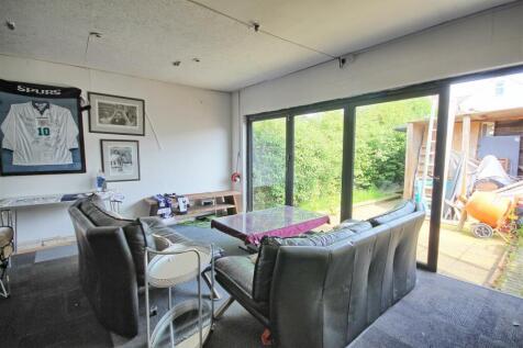 GAMES ROOM/STUDIO