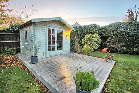 SUMMER HOUSE