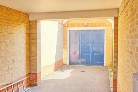 garage 1.jpg