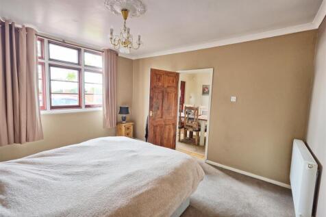 DINING ROOM/BEDROOM