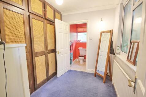 DRESSING ROOM