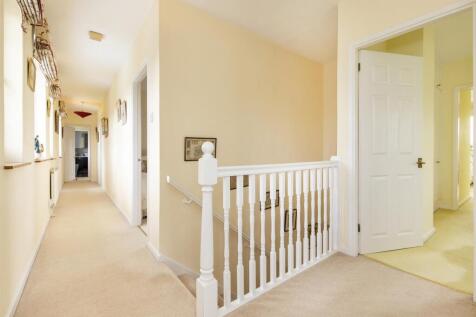 FIRST FLOOR LANDING