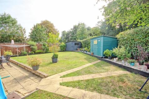 CORNER PLOT GARDEN