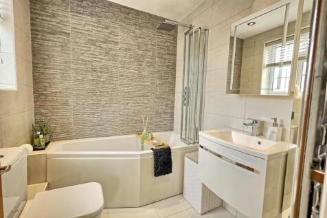 LUXURY BATHROOM