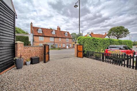 GATED DRIVEWAY