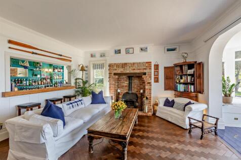 8642288-interior190-800.jpg