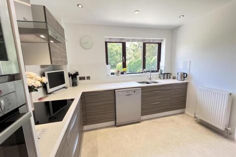7.Kitchen.JPG