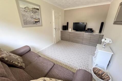 9.Snug, Dining Room.JPG