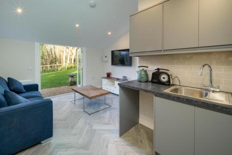 Garden Chalet - Kitchen/Living Room