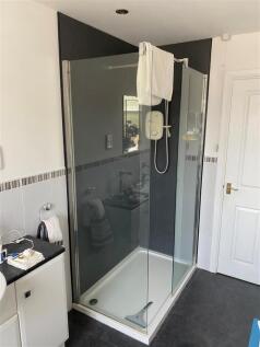 Bathroom - Shower.jpg