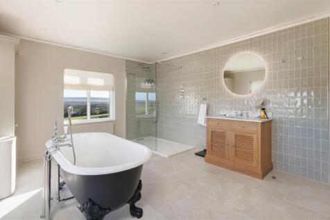 En Suite Bathroom
