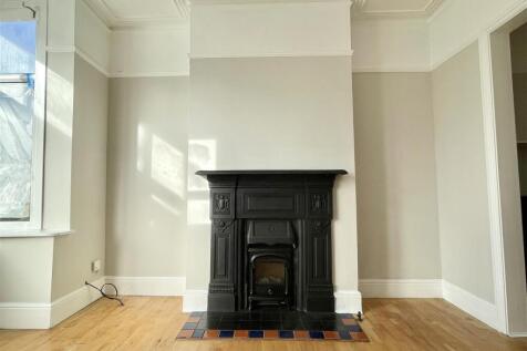 Though Lounge