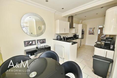 Kitchen/Dining Area
