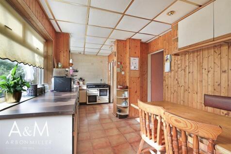 Kitchen/Dining Area