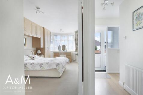 Bedroom/Hallway