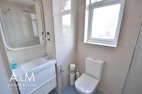 FIRST FLOOR SHOWER