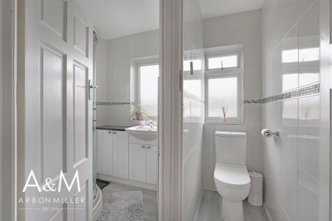 SHOWER ROOM/WC